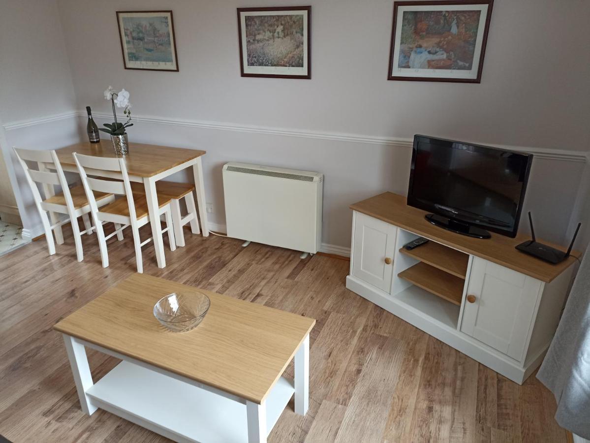 Apartment Grant Close *
